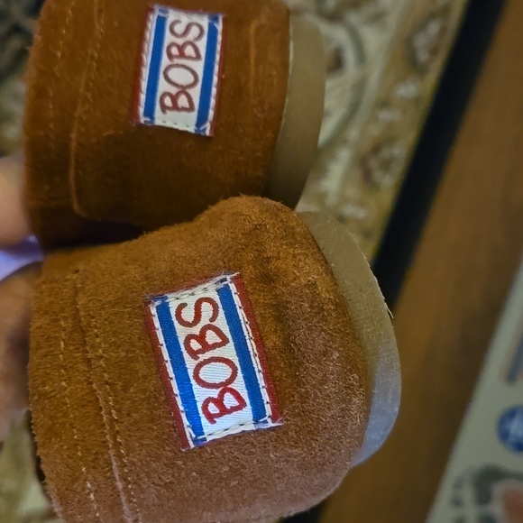 BOBS from Skechers Tan Suede Leather Slip-On Shoes Tan Stitches SZ 7 NEW IN BOX - Picture 6 of 8